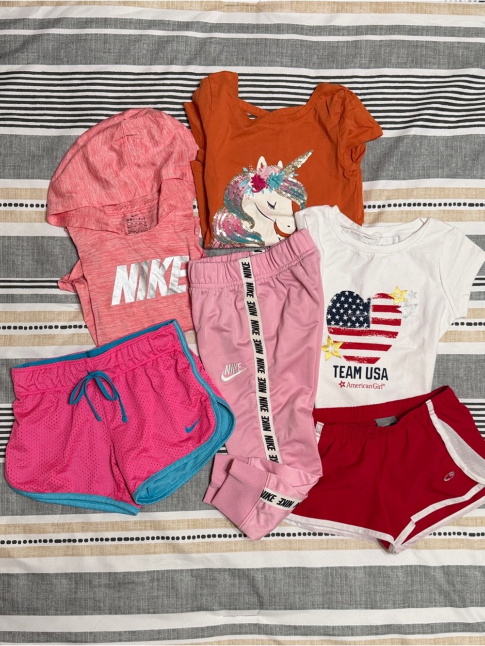 Lot of 6 Items: Girls Size XS Mixed Nike Jogger, Athletic Shorts & Tees Bundle